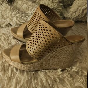 CHARLES By Charles David Tan Beautiful Wedge Heels